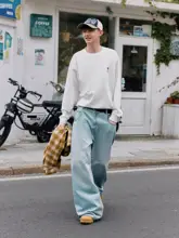 愛らしいバルーンと犬のデザイン！ニット長袖Tシャツ【ユニセックス・無地】