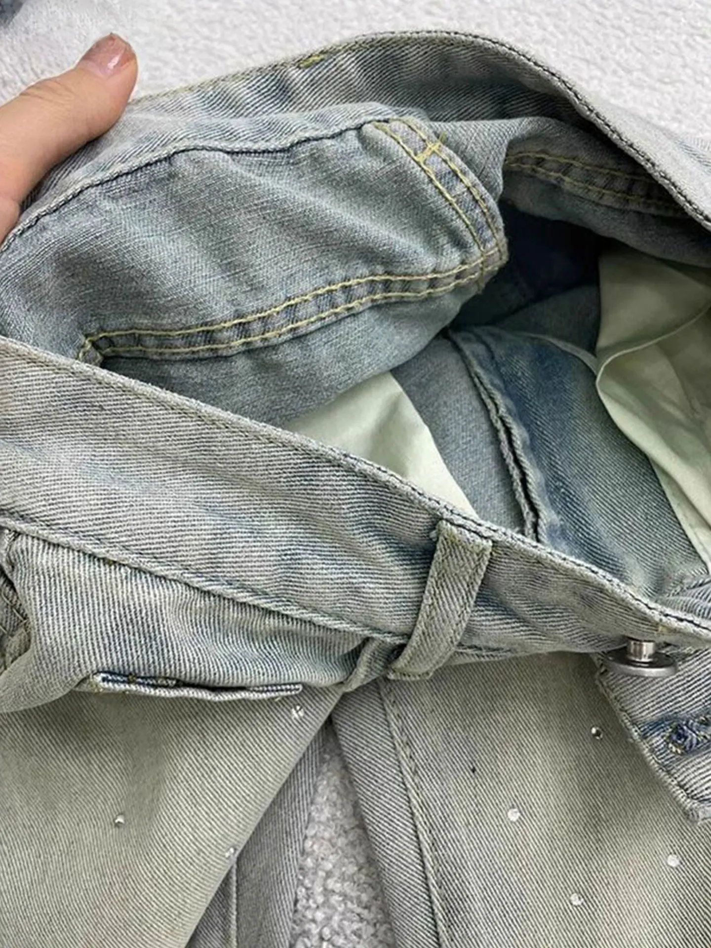 大きいサイズ レディース ブルーデニムパンツのサイズ選び方：スリムフィットでフィット感を実現するガイド