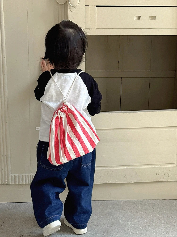 春に赤ちゃんが寝るとき着るべき服：カラフルなプリントセットアップの実用性と選定基準