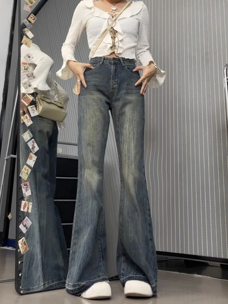テーパードパンツがなぜ今、女性のファッションに不可欠なのか？