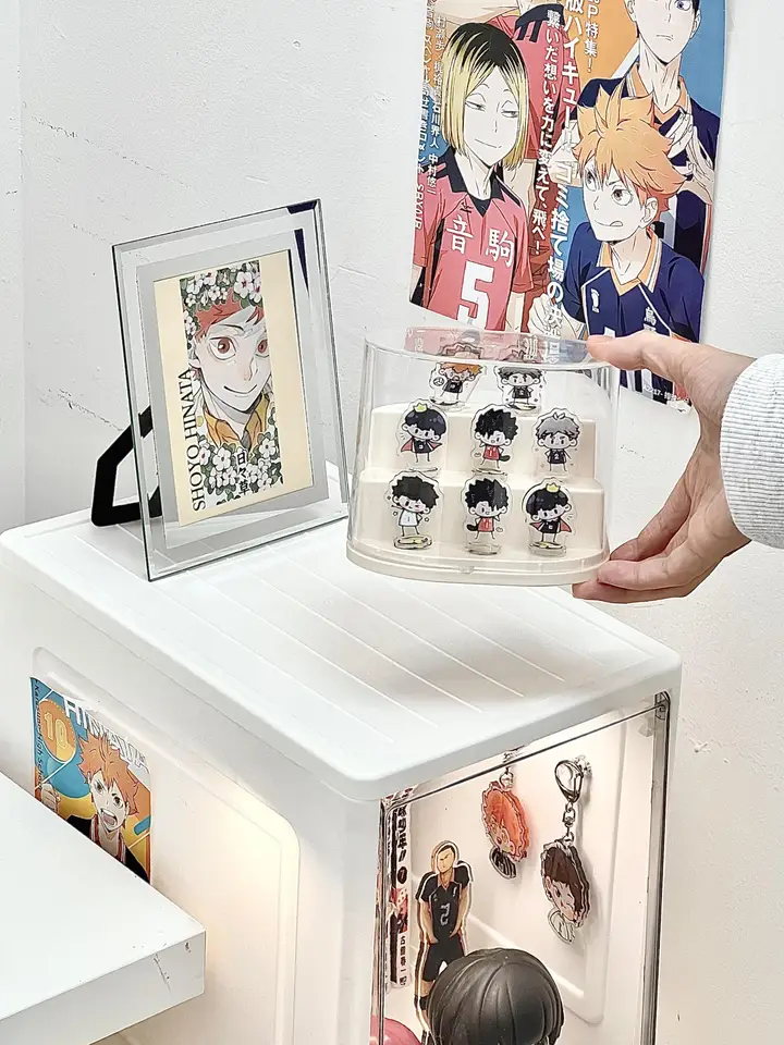 移動可能なコレクション展示ラック【防塵・テーブルサイド用・小型キャスター付き】