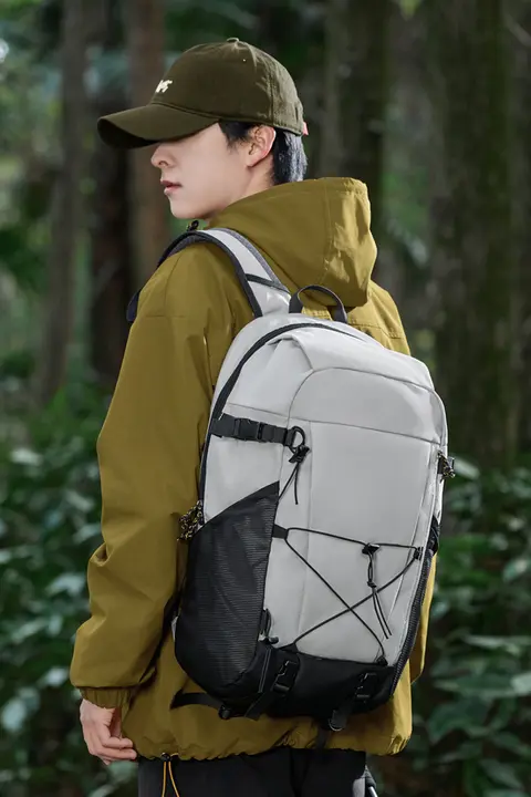大容量登山リュック【軽量・男女兼用・トレッキング用】