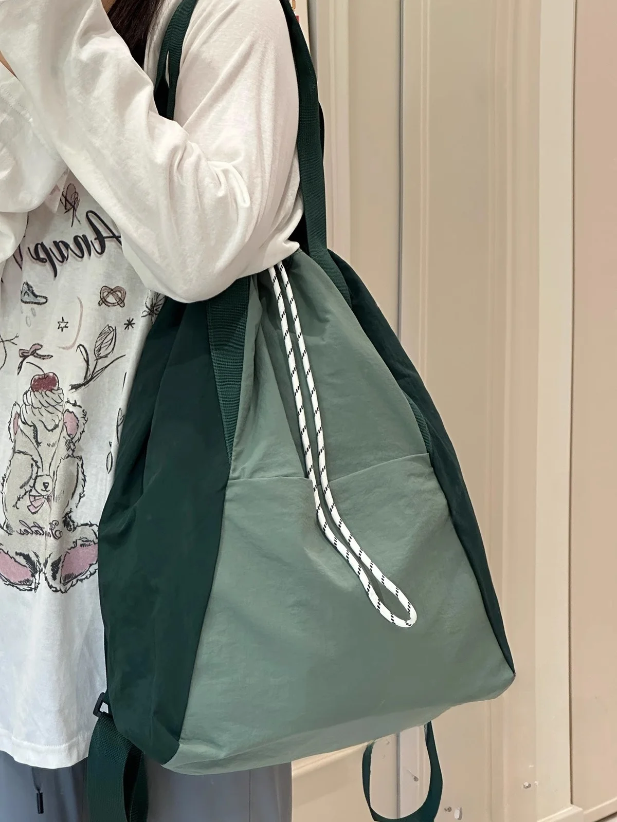 2泊3日旅行や通勤で使える軽量リュックは、どんなのがおすすめ？