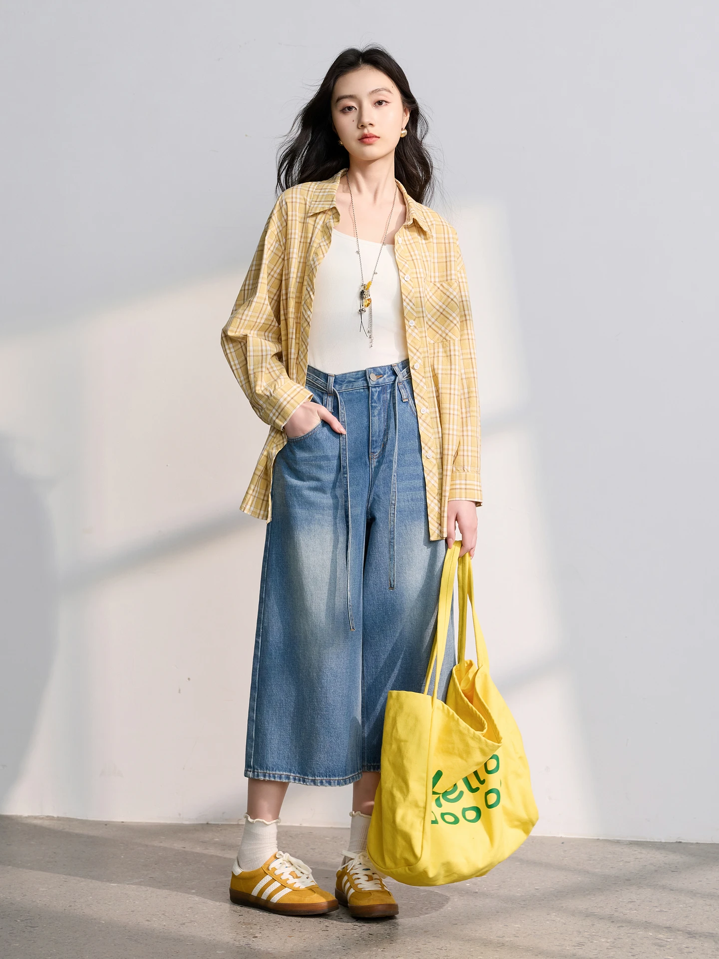 きれいめカジュアル 春に着やすいシャツは、これで決める？