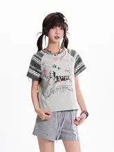 カジュアルなカートゥーン ダックスフンド柄の短袖Tシャツ【女性用・パフスリーブ・スリム効果】