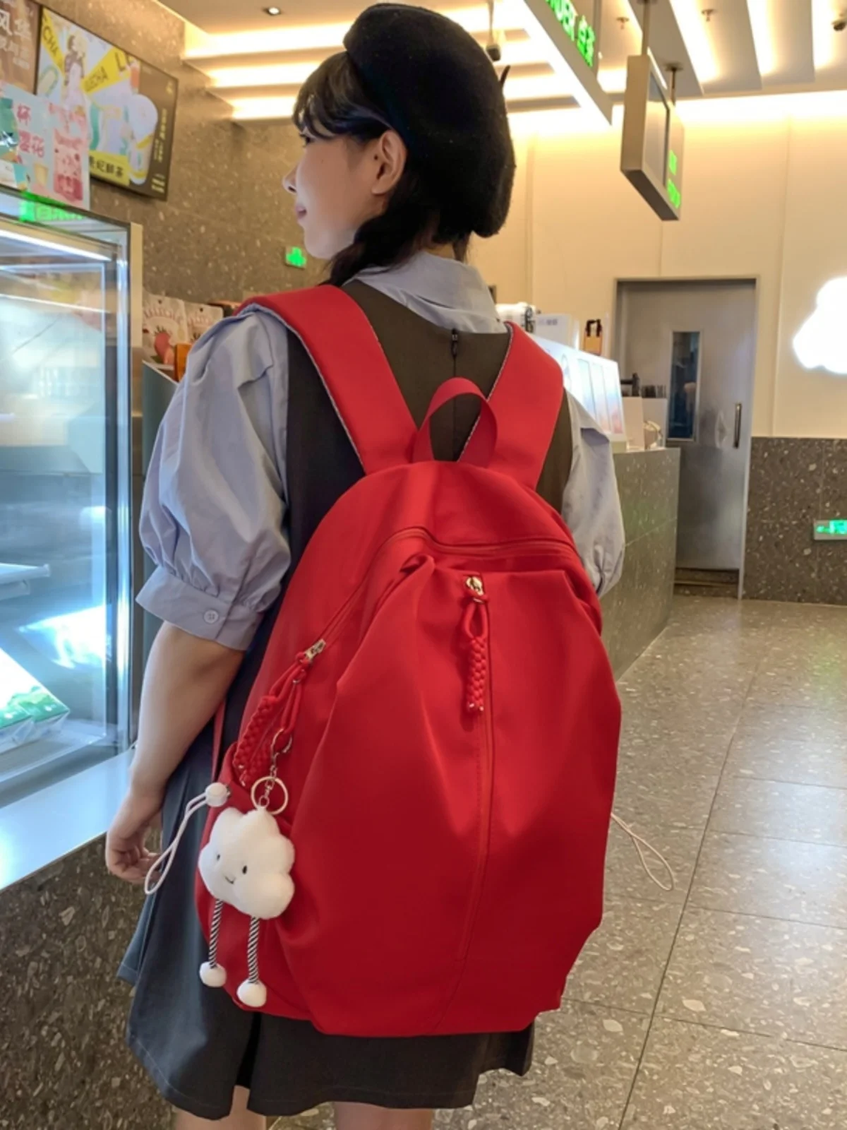 小さめで軽量なメンズリュックを選ぶなら、迷彩か帆布か？実際の使い勝手を比較してみた