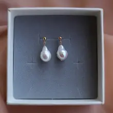 不規則な形状のカラフルな水滴バロックパールピアス【純銀メッキ・小巧・ロングデザイン】