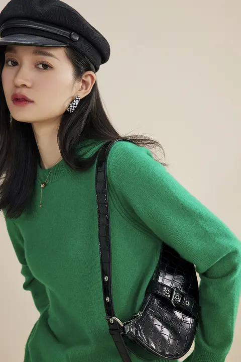 純粋な羊毛のラウンドネックセーター【シンプルデザイン・重ね着に最適・女性用】