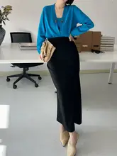 シンプルなブラックロングスカート【スリムフィット・スリット入り・通勤用】