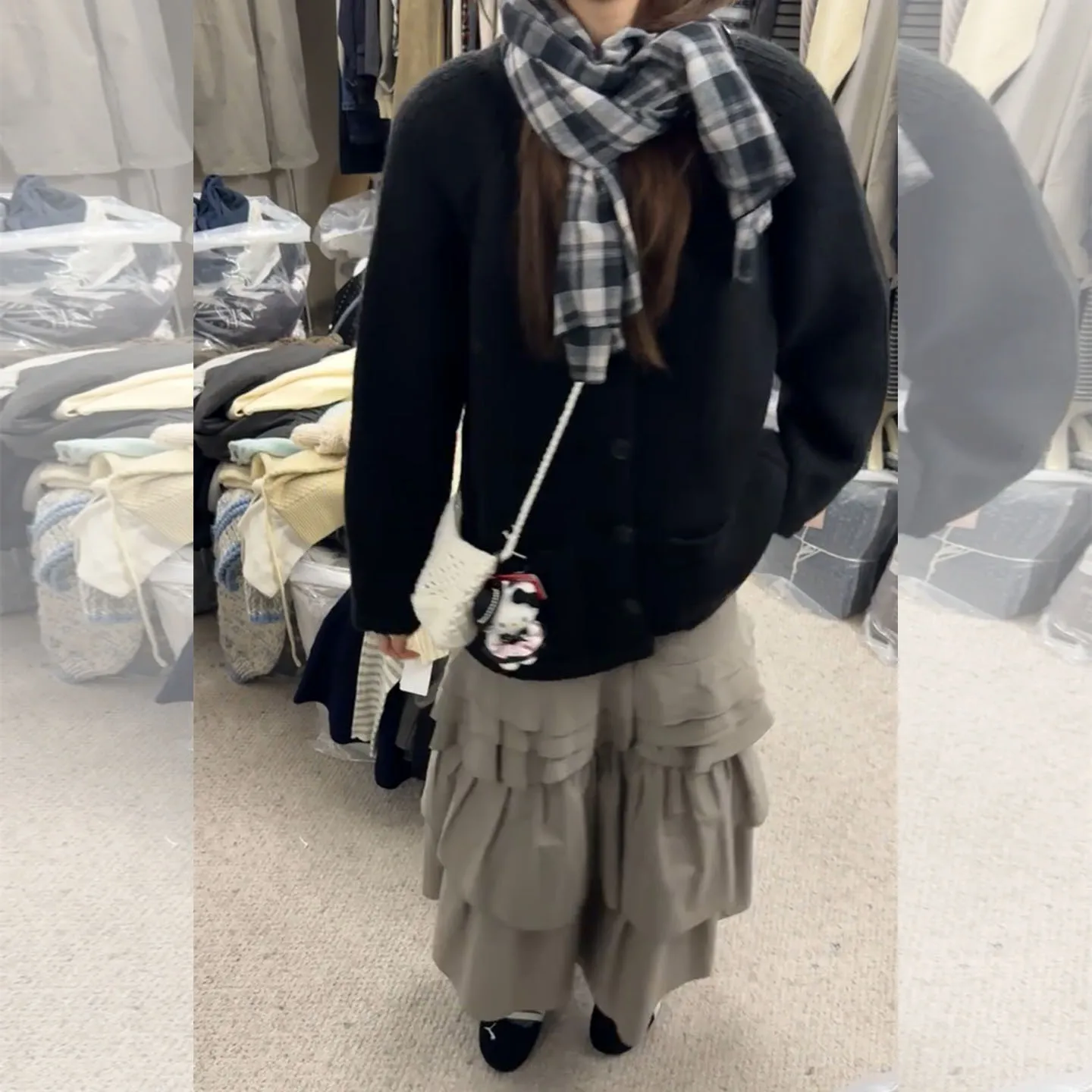 10月中ばに着る服装はどう選ぶ？黒とカーキのバランスが決める秋のスタイル