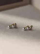 極上の柔らかさ！超ミニ天然真珠のイヤリング【無痛タイプ・淡水パール・美しいデザイン】