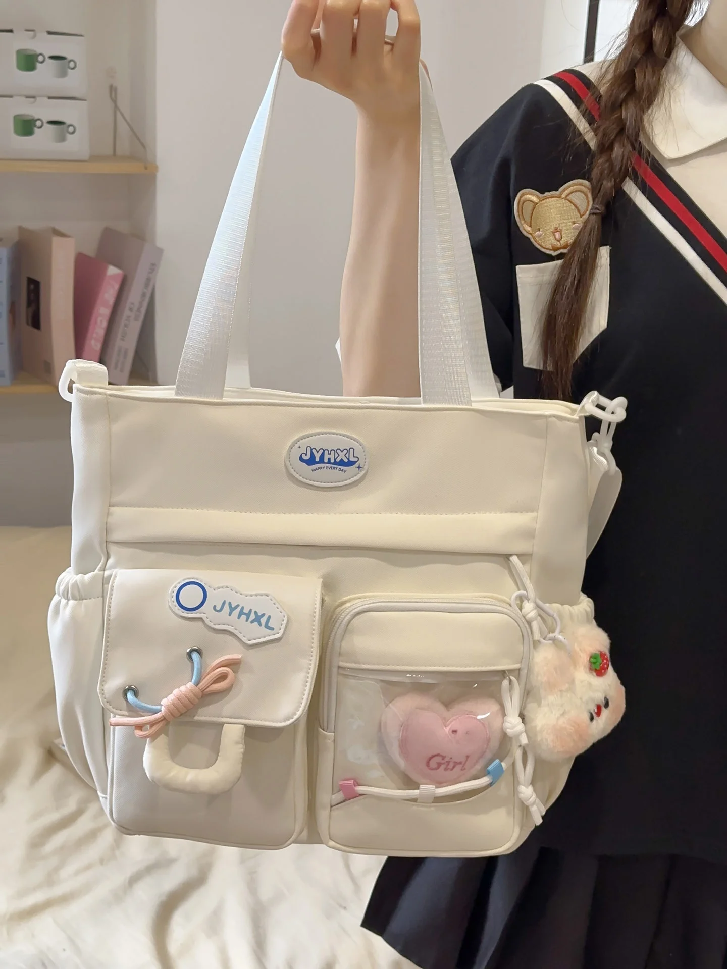 小学校男子用手提げ袋は、無地か柄か？デザインが決める通学の気分とは