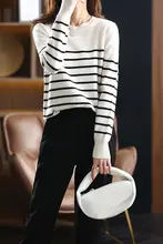 ストライプ柄の100%ウールニットセーター【ゆったりフィット・ラウンドネック・女性用】