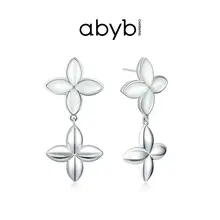 四葉のモチーフが可愛い！四葉蝶イヤリング【華やかデザイン・ファッションアクセサリー】