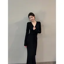 Vネックリボン付き  長袖ニットワンピース【フィット感・エレガント・ロング丈】