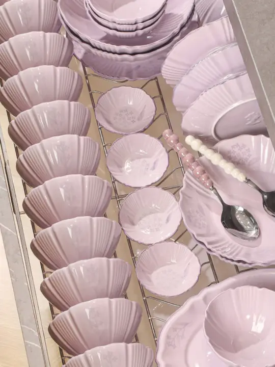 高級感のある紫色の陶器製皿セット【家庭用・美しいデザイン・箸付き】（セットアップ対応）