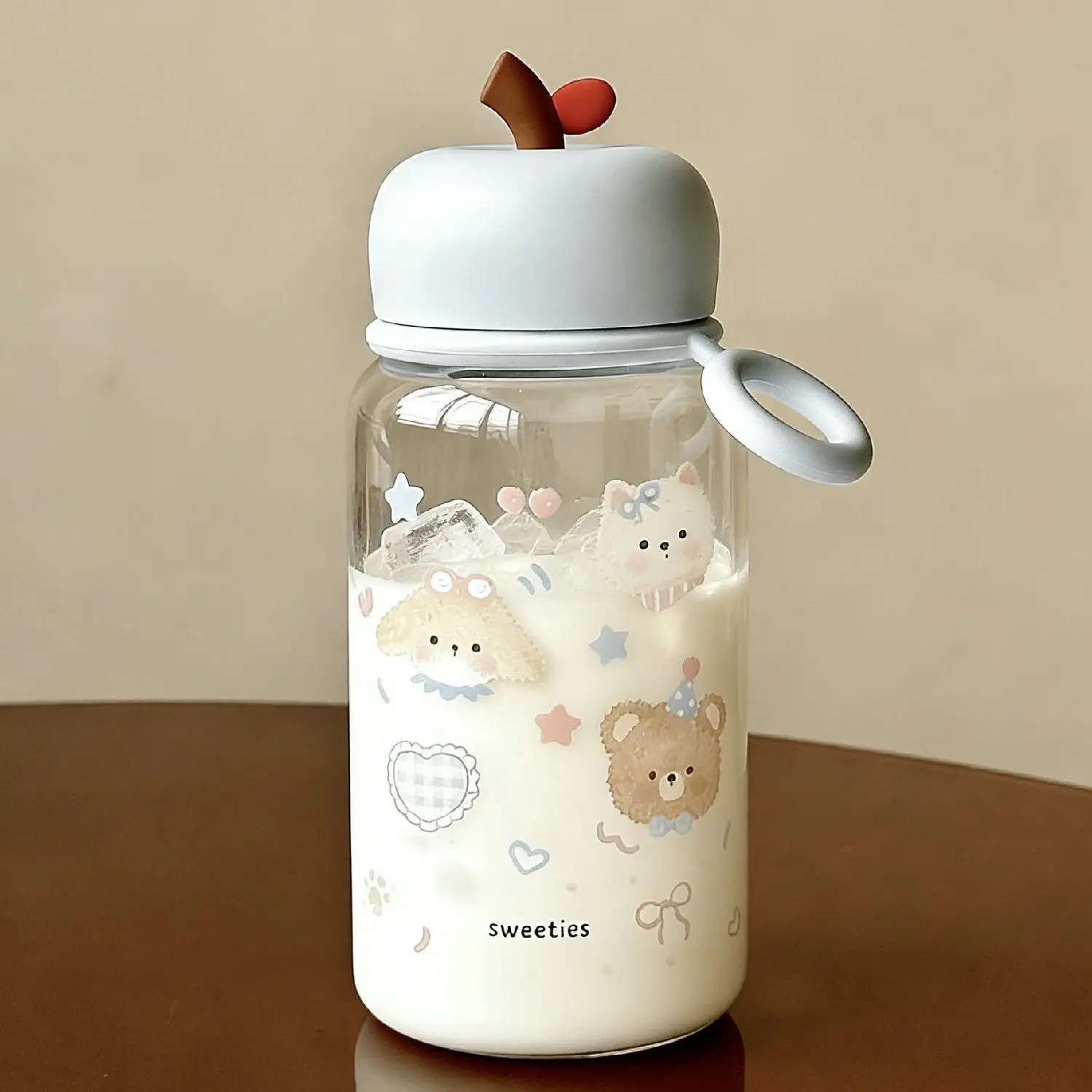 可愛い小熊デザインのプラスチック水筒：女子中学生向け通学用の600ml水筒の実用性と特性