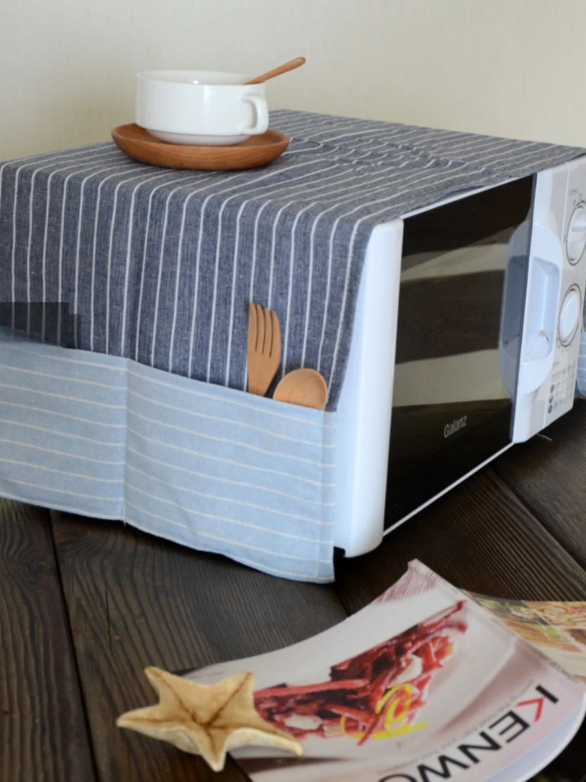 シンプルストライプのコットンリネンブルー防汚カバー：amazon household での冷蔵庫・電子レンジ対応の実用 性とコスト効率