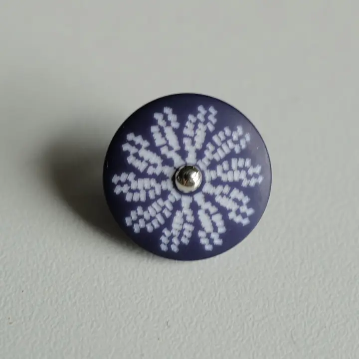 青地に白い花柄のボタン【シルバー金属ハンドル・極上の柔らかさ】