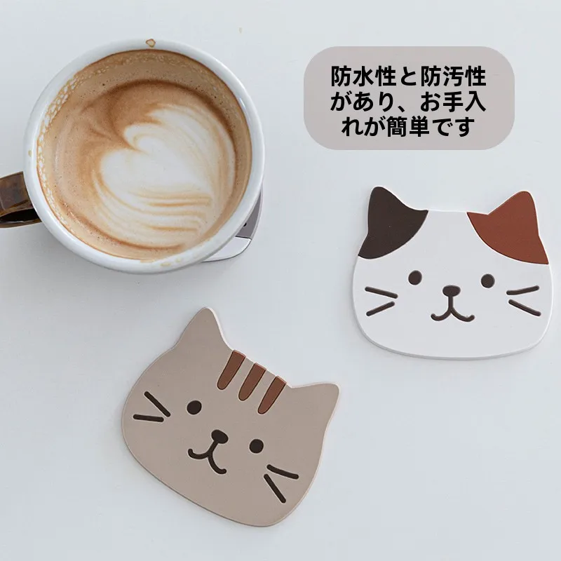 かわいい猫のデザインPVCコースター：一人暮らしのテーブルスペースを彩る実用的なアイテム
