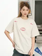 ユニークなデザインの刺繍Tシャツ【カップル向け・ショートスリーブ・アメリカンスタイル】