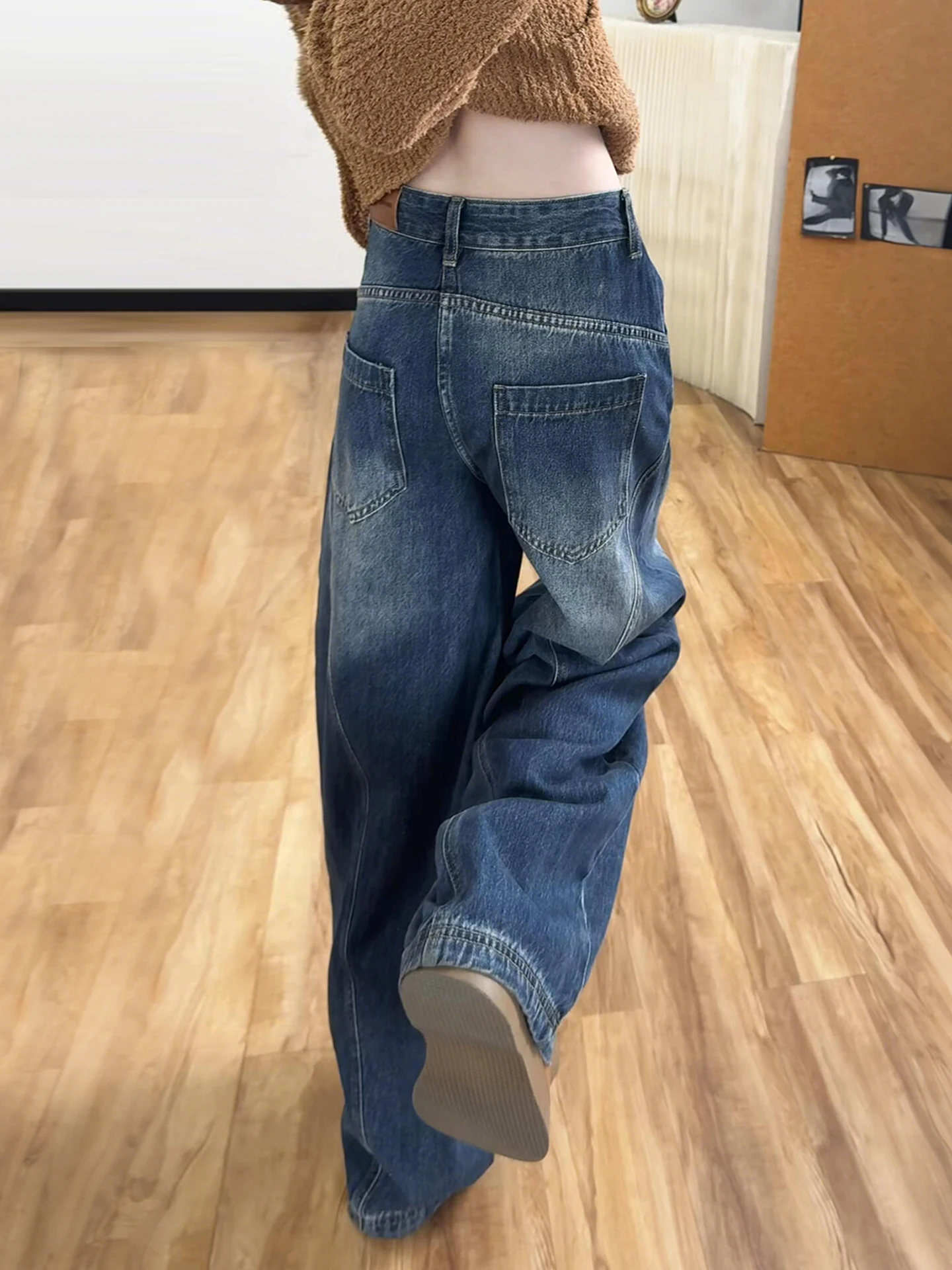 オーバーサイズワイドレッグデニムパンツ：梨型体型に最適な高腰デザインの実用性とサイズ選びのガイド