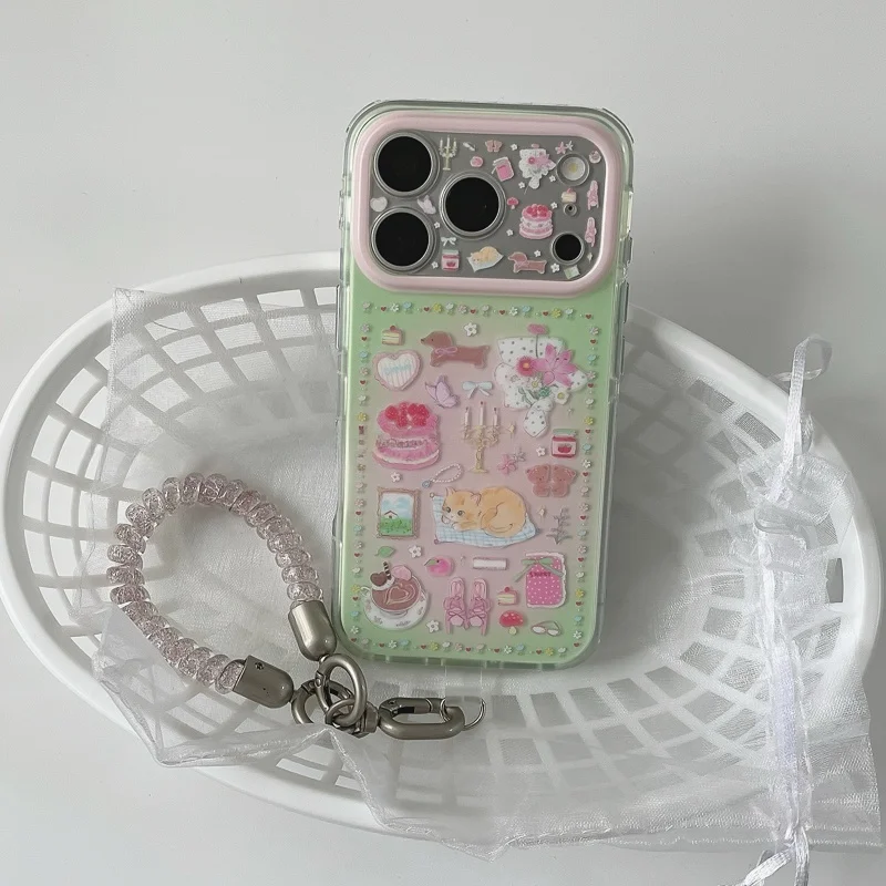 かわいらしいストロベリーケーキとオレンジ猫スマホケース：2024年の人気デザインと衝撃吸収性能