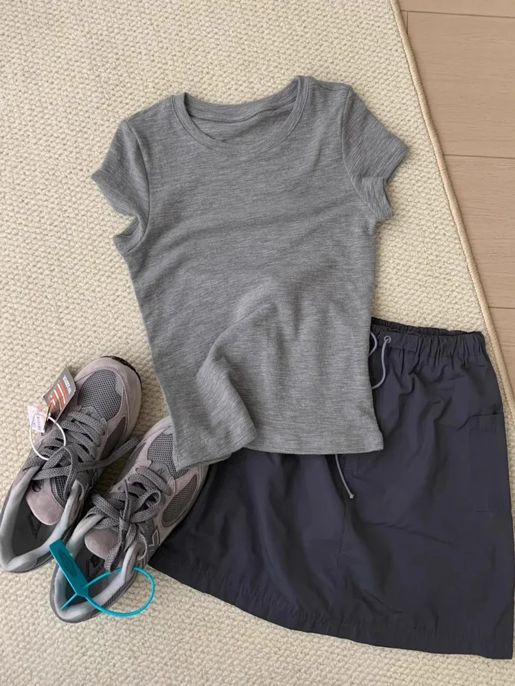 猫デザインのTシャツで通勤も夏の日常も楽しくなる方法は？
