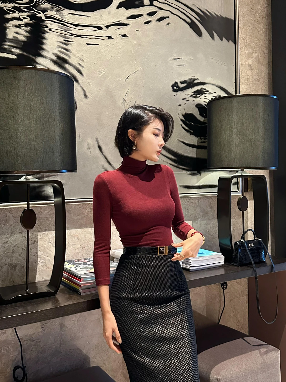 黒のマーメイドスカート コーデ おすすめ：艶やかなブラックタイトスカートの実用性とシーン別活用法