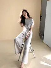 した雰囲気の斜め肩デザインカジュアルウェア【シンプルなデザイン・女性用・二点セットアップ対応】