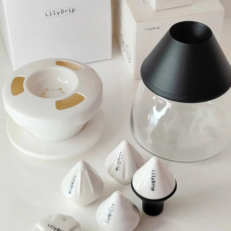 カフェインレスコーヒーインスタントを選ぶべきタイミングは？LilyDripのドリッパーが教えてくれるリアルな使い方