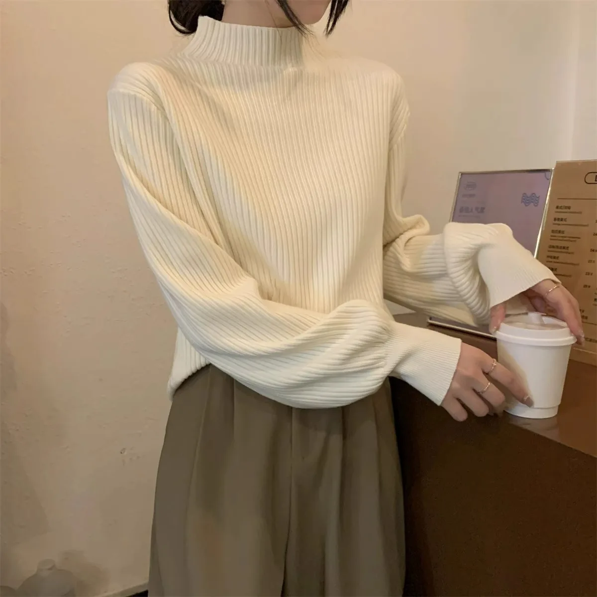 ニットカーディガン コーデ 完全ガイド｜ハイネック・杏色の着こなし術
