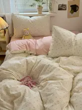 クリームイエローとピンクの小花柄のしわ加工ファブリックベッドカバー【学生用・シングル】（セットアップ対応）