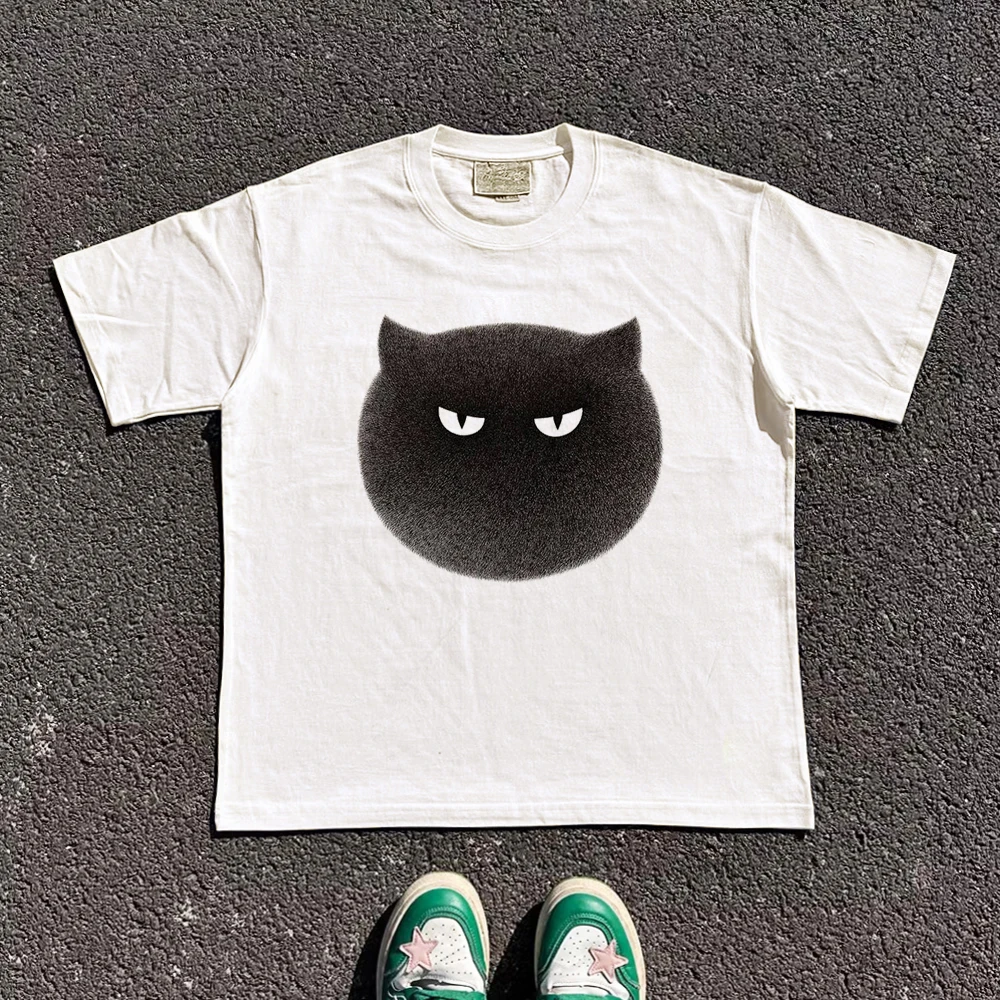 人気のモード系Tシャツとは？猫のデザインが心を癒す、夏の日常にぴったりな短袖Tシャツの選び方