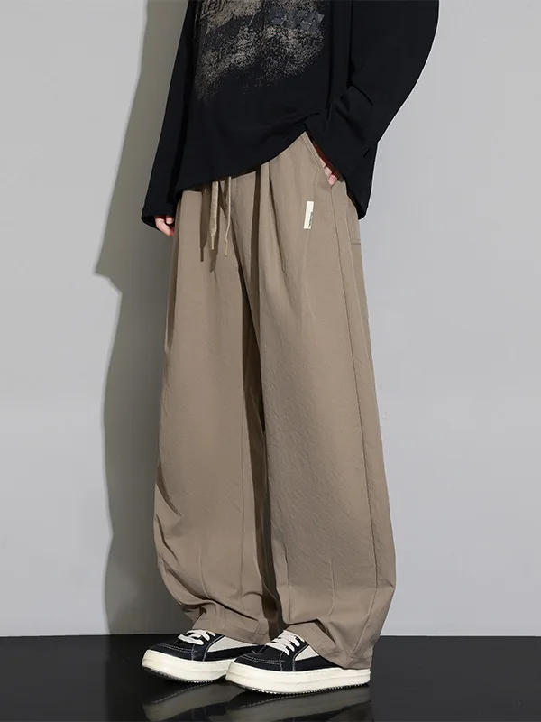 メンズ ワイドストレートパンツ：カジュアルシーンで実用性とサイズ感を両立