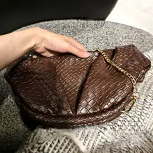 大容量手提げバッグ【編み込みデザイン・チェーンショルダー付き・女性用】