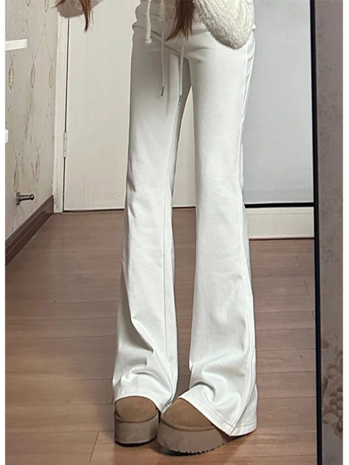 白パンツコーデで40代ぽっちゃりのスタイルをどう整える？