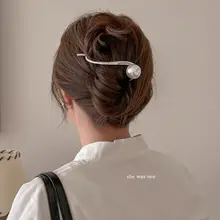 大きさのある人工パールヘアクリップ【夏用・おしゃれなカエル型留め具】