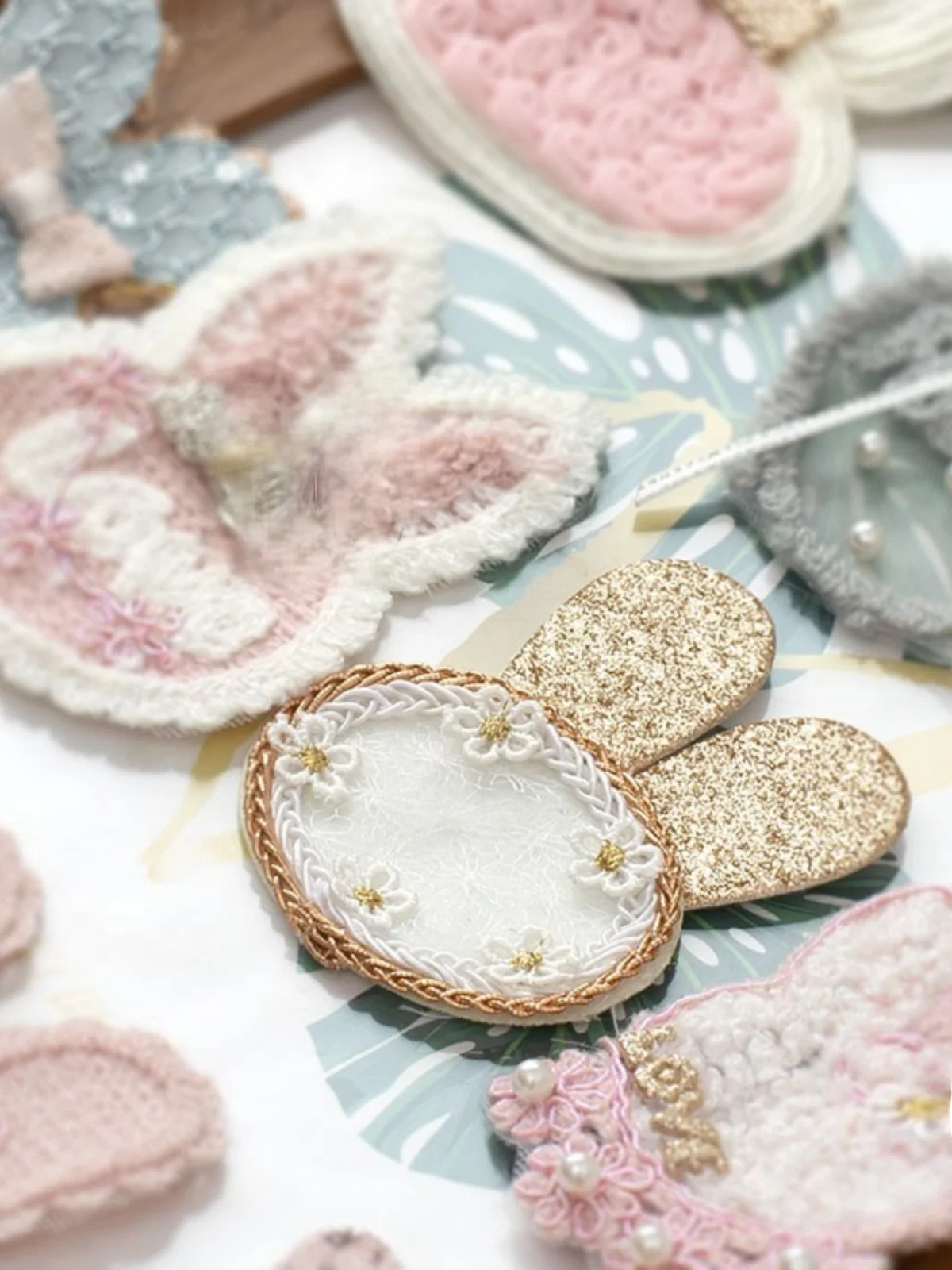 かわいいウサギのタオル刺繍ビーズ付き花飾り：手作りオーナメントの簡単な作り方と実用性