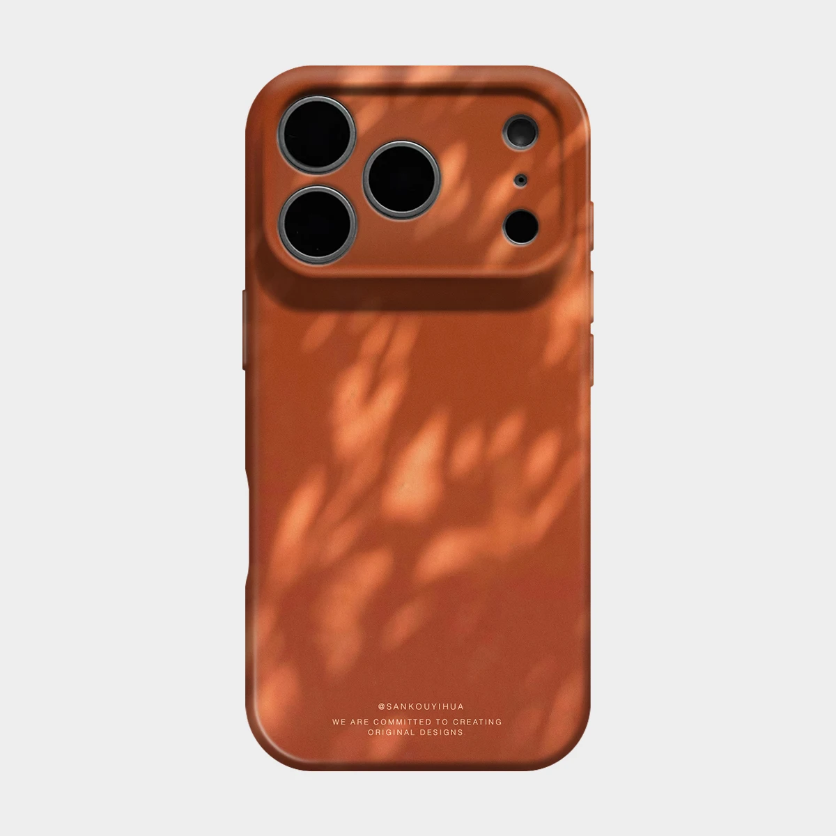 iPhone12mini に合う ケースの種類：シンプルで高級感のあるアートデザインケースの実用性と特性
