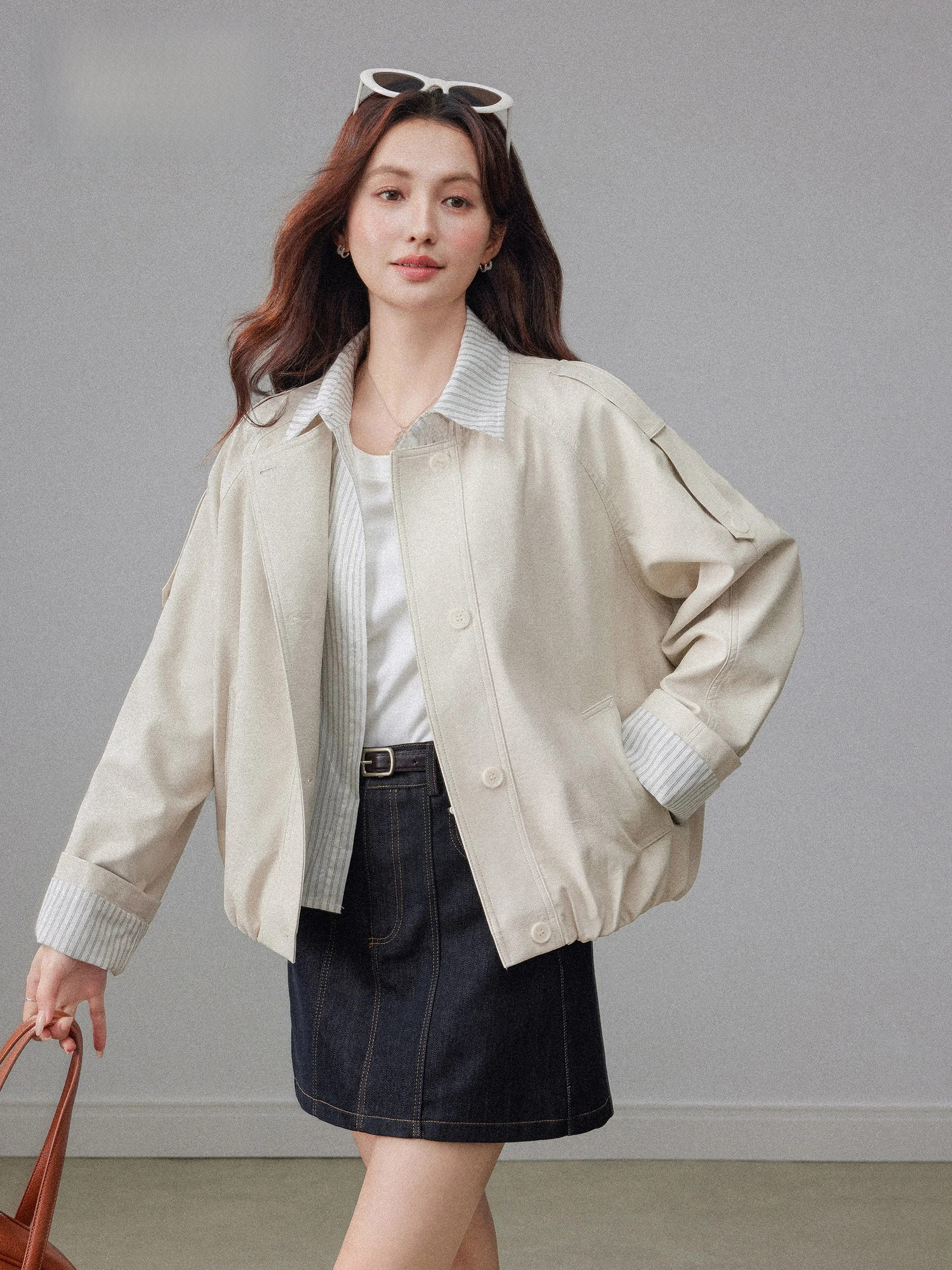 30  代の女性が選ぶ、通勤とレジャーに活きるデニムスカートは？