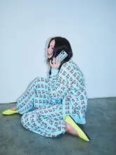 ブルーのILOVEMEプリントスウェットパーカー【蝶の刺繍・透かしデザイン・フィット感】