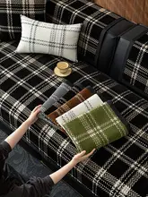 オールシーズン対応の軽量で高級感のある滑り止めレザーソファクッション