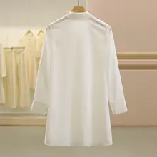無地シンプルレース付きオーバーサイズ長袖ワンピース【前開き・女性用】