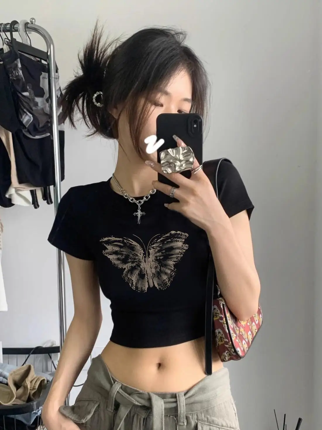 アイドルtシャツの選び方は？厳選3選で、自分に合うスタイルを発見しよう