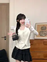 立体的な刻印デザインのVネック長袖Tシャツ【ドット柄・レース切り替え・ショート丈】（セットアップ対応）