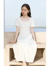 フレンチスタイル 白色スクエアネックキャミソールワンピース【夏用・ウエスト絞り・Aライン】