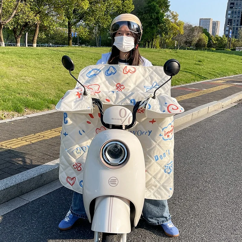 at二輪車に風よけカバーをつけるべきか？日常使いの快適さを変える1つのアイテム