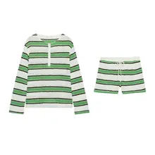 長袖ラウンドネックボタン付き透かしTシャツと中腰ストライプベルトパンツ（セットアップ対応）