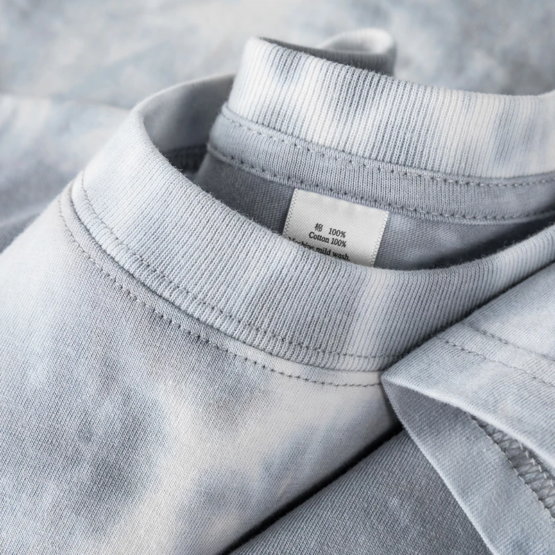 「tシャツ イン」で夏の日常を彩るには？灰白色のタイダイ柄Tシャツが解決する3つの悩み